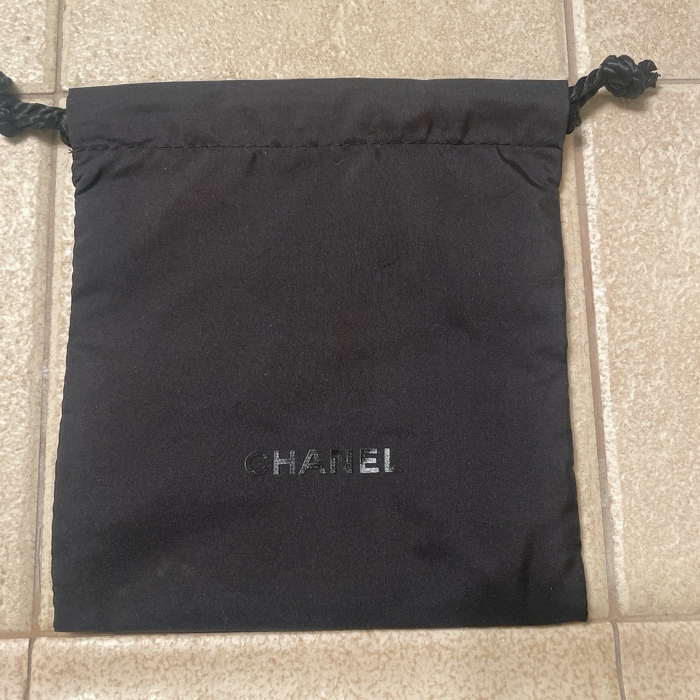 Cute Chanel gift bag